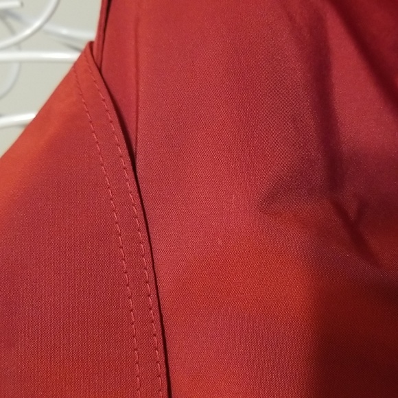 LADY IN RED❣️Gorgeous Iridescent red Burberry short belted jacket - Picture 8 of 12